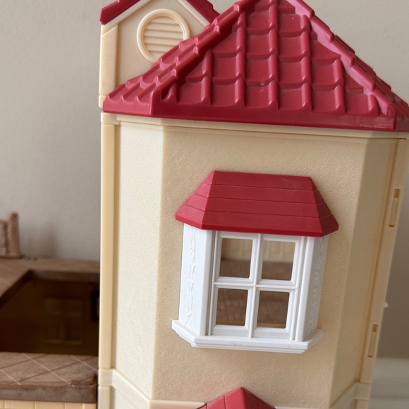 Calico Critters Charming Red Roof Dollhouse - Picture 4 of 16